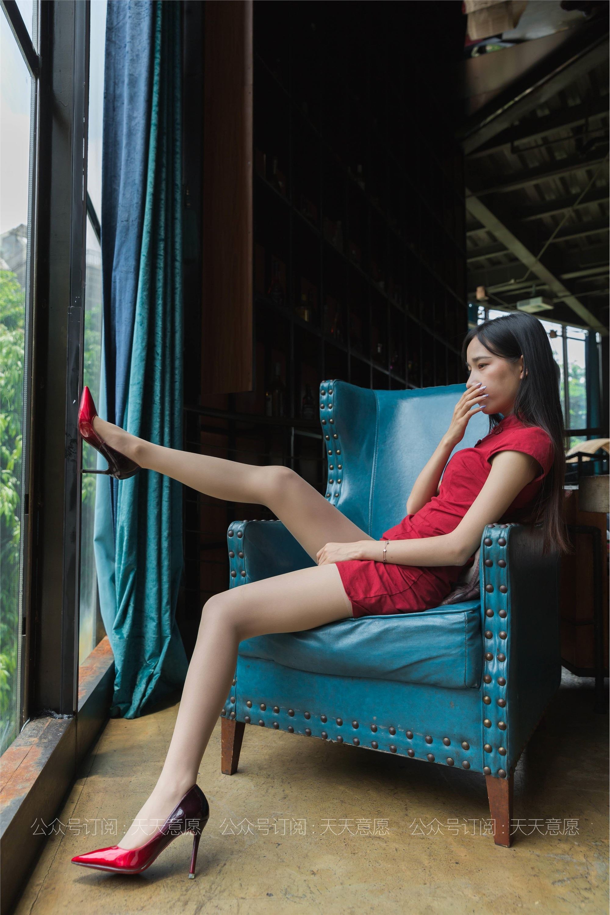 IESS异思趣向 - 模特：美子《让人炽热的红》